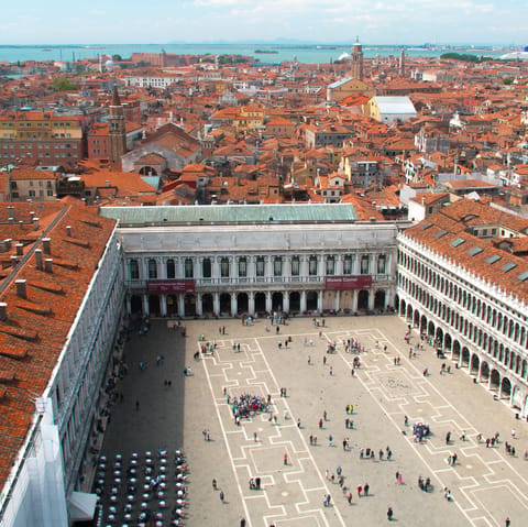 Explore all of the attractions in and around St. Mark’s Square, a nine-minute stroll away 