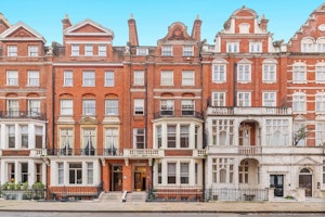 Cadogan Afternoon image 9