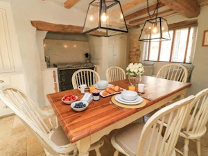 The Cosy Cotswolds image 3