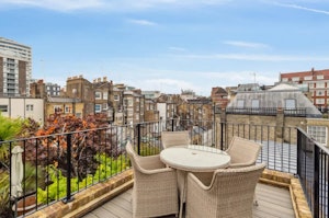 The London Lookout image 10