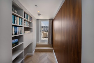 The London Lookout image 9