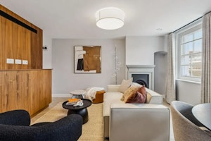 The London Lookout image 1