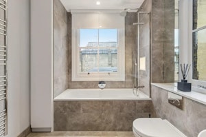 The London Lookout image 4