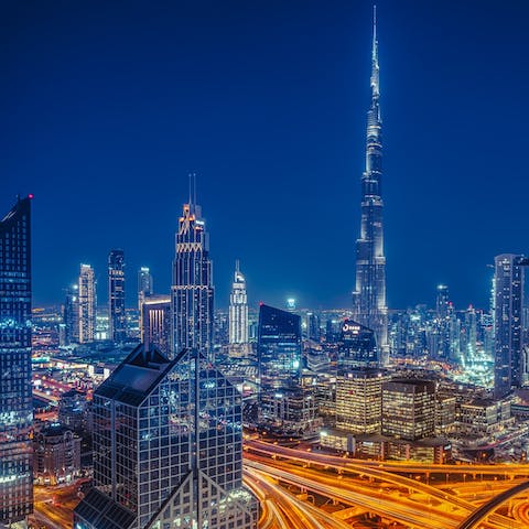 Enjoy your setting in Downtown Dubai – Dubai Mall is a four-minute drive