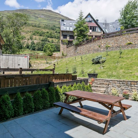 Make the most of your pretty courtyard garden, with views of the surrounding hills