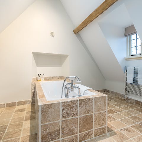 Soak in one of the large free-standing bathtubs, after a long walk in the Oxfordshire countryside