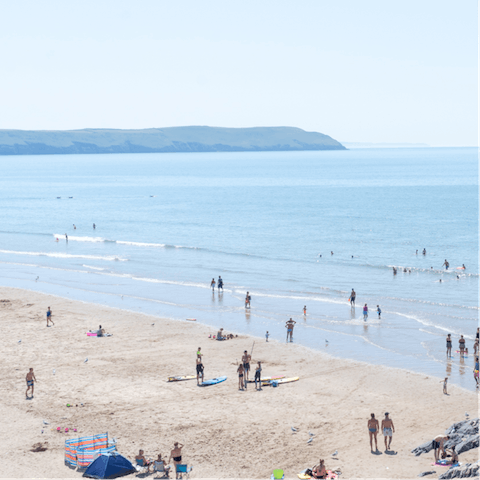 Walk to Mawgan Porth beach in just twenty minutes, or hop in the car and it'll take you less than five