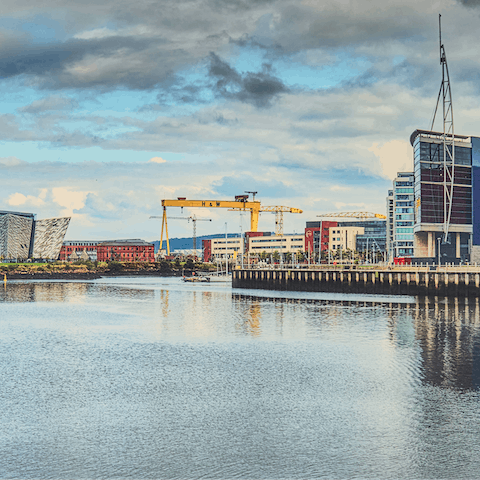 Enjoy your stay in Belfast's Queens Quarter area, full of hip cafes and restaurants and moments away from the city centre 