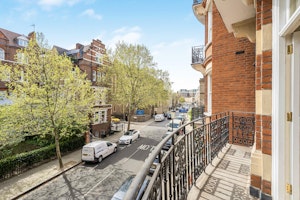 Cadogan Contemporary image 10