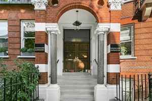 Cadogan Contemporary image 8