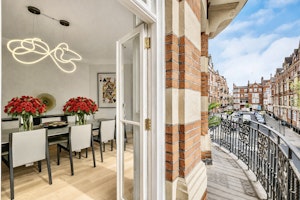 Cadogan Contemporary image 4