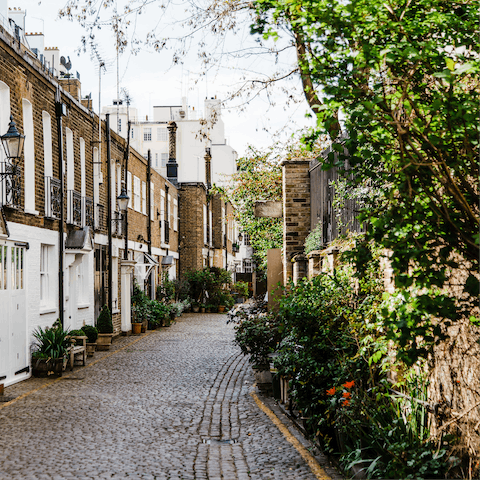 Spend the morning exploring cobbled lanes in Chelsea, ten minutes away
