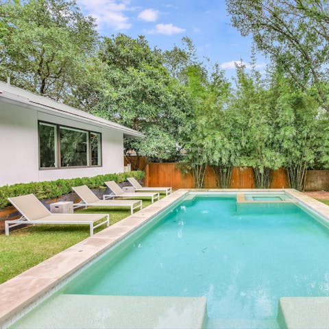 Sunbathe under the Texan sun before cooling down in this beautiful, private pool