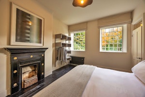 Posh Peaks image 3