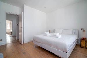 Wistful West London image 12
