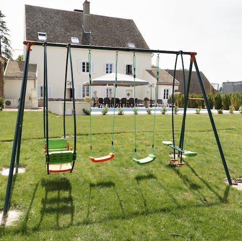 Let the children enjoy themselves in the play area
