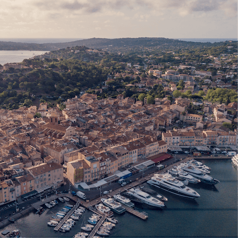 Head downtown for dinner along Saint Tropez's harbour, just a short drive away