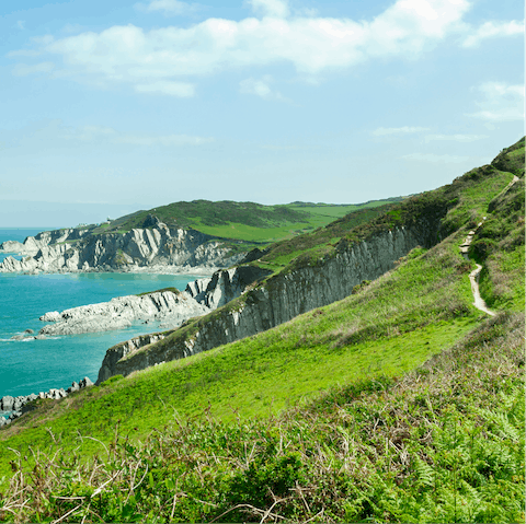 Reach Devon's dramatic coastline in just fifteen minutes by car