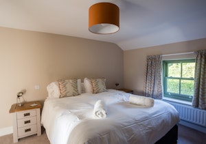 Woodland Hide Away image 8