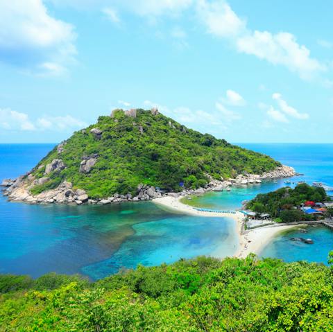 Take the opportunity to visit one of the many islands surrounding Koh Samui, each a tropical paradise in its own right