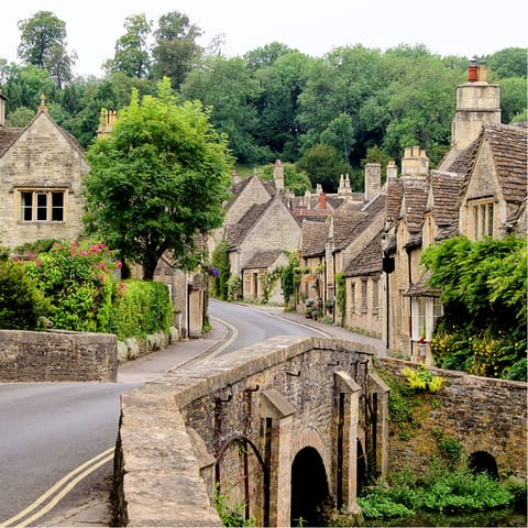 Explore the historic beauty of the Cotswolds