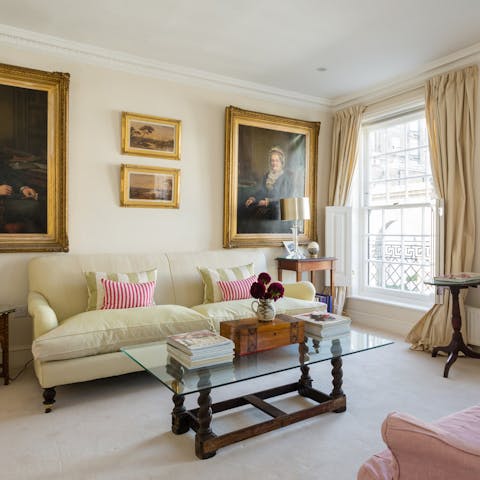 Soak up the stately atmosphere of the main living room with a glass of wine