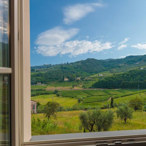 Wake up to views of Tuscany's wine country