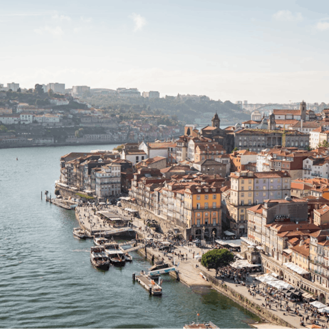Discover Porto from your central location, within easy reach of the city's sights