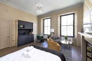 New Town Glory image 10