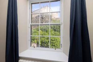 Castle's Edge image 7