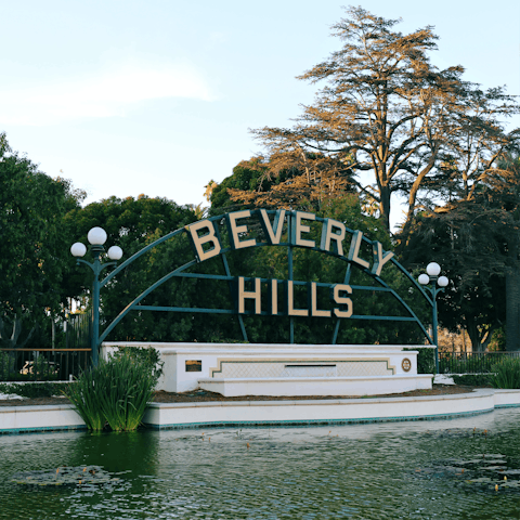 Take a seven-minute drive to Beverly Hills for shopping, drinking, and dining