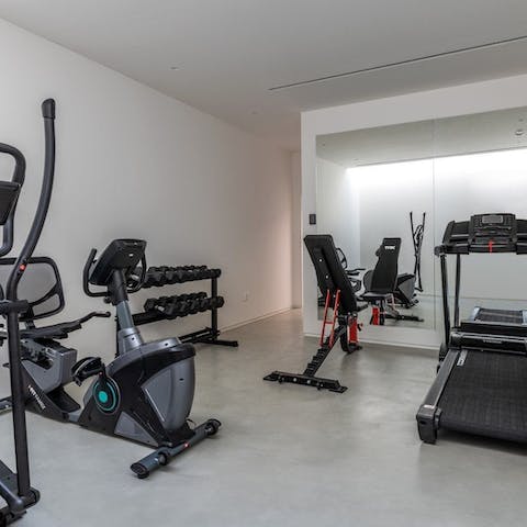 Feel refreshed after an energising workout in the home gym