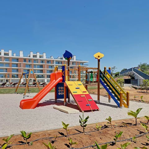Let the children have fun in the outdoor play area 