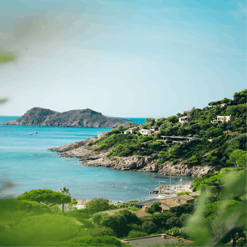 Take the easy drive up to the Gulf of Saint Tropez