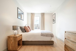 Colindale Chic image 12