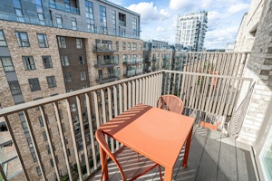 Colindale Chic image 9
