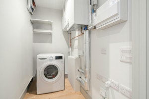 Colindale Chic image 7