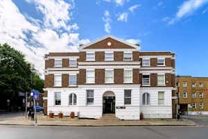 Greenwich Gem image 5