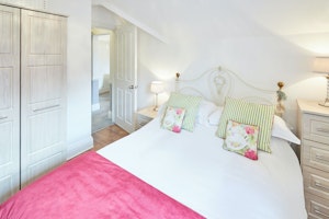 A Whitby Retreat image 4