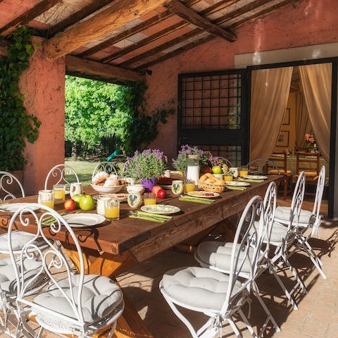 Serve up an Italian banquet at the alfresco dining area