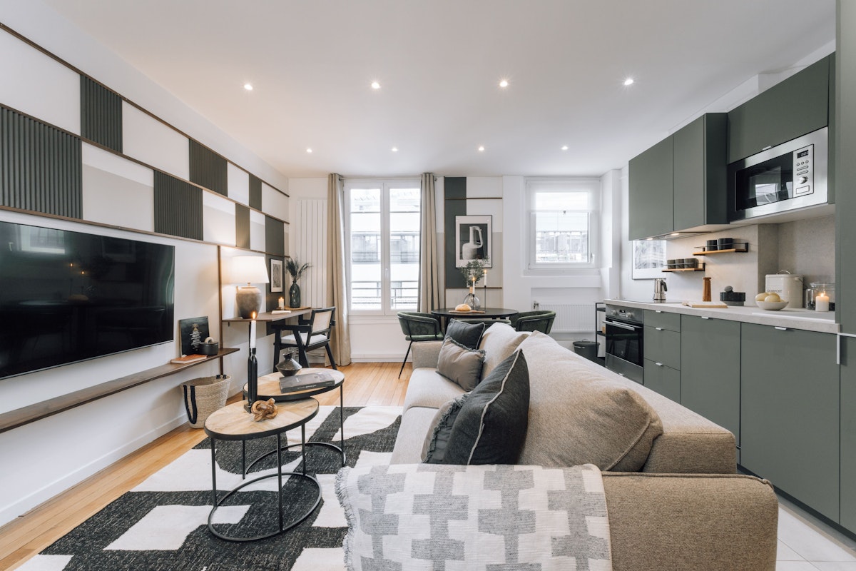 A Parisian Twist, Ile-de-France