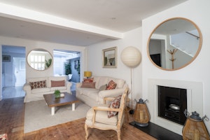 Chelsea Terrace image 10