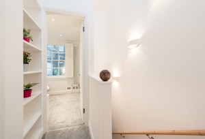Chelsea Terrace image 9