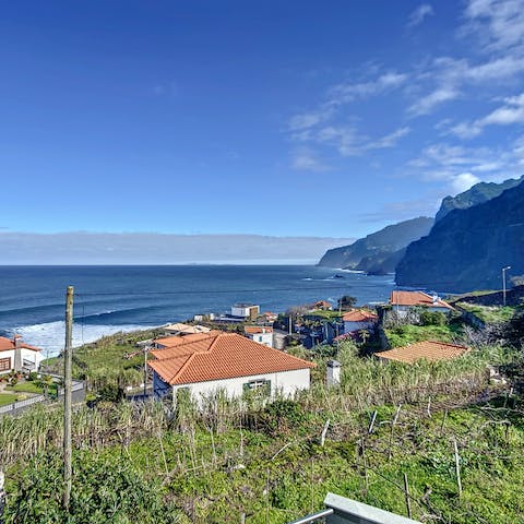 Discover Madeira from your stunning location, just a few minute's walk from Kamacete Beach