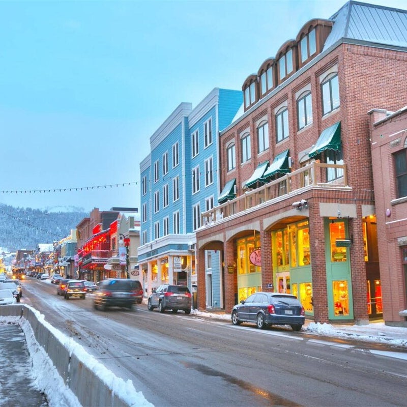 Enjoy your position directly on Main Street