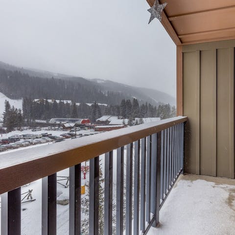 Enjoy spectacular mountain views from the balcony