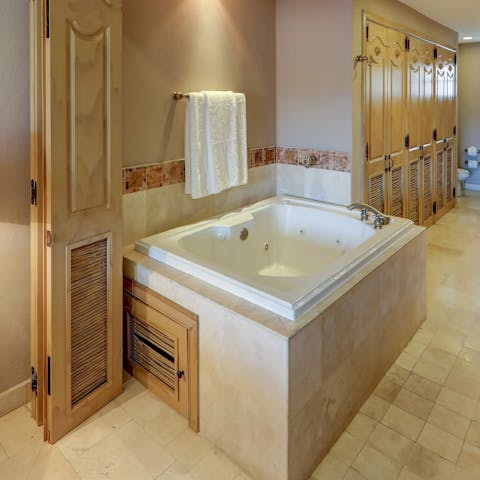 End the evening with a relaxing soak in the jacuzzi bath