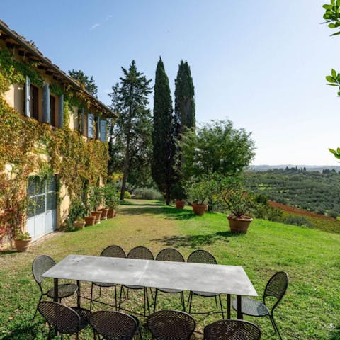 Dine on the lawn overlooking the vineyards and rolling hills