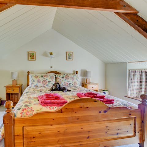 Sleep soundly under a vaulted ceiling