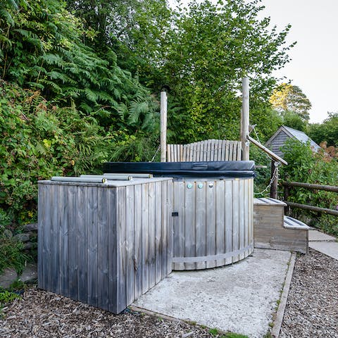Relax in the hot tub in the evening for a spot of stargazing